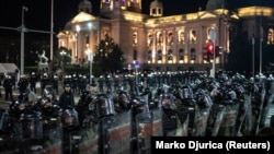 Policijski kordoni ispred Skupštine Srbije, 2. novembar 2025.
