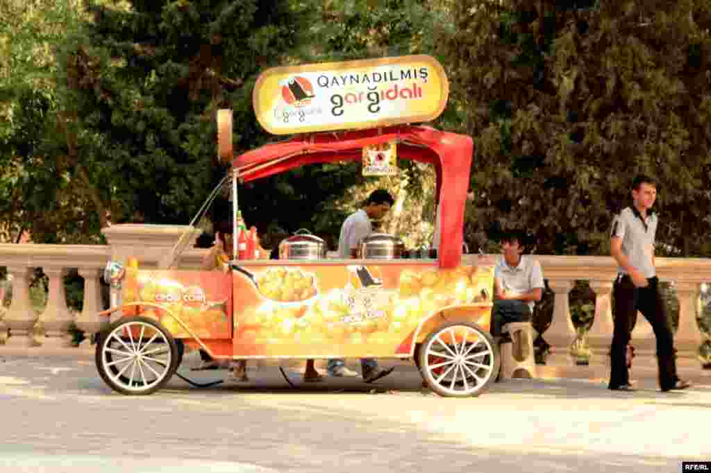 Xəzərin sahilində 100 il - Bakı Bulvarı #27