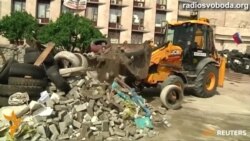 Донеччани зраділи рішенню сепаратистів розібрати частину барикад біля ОДА