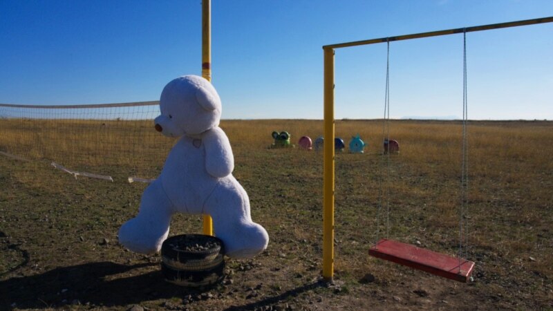 Детская площадка у массива Каменка в Симферополе | Крымское фото дня
