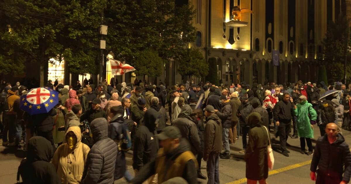 პოლიციის წინააღმდეგობის შემდეგ, რუსთაველის გამზირი პროტესტის 168-ე დღესაც გადაიკეტა