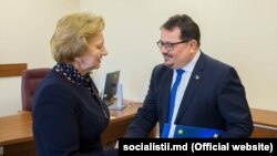 Ambasadorul UE, Peter Michalko, împreună cu spichera Zinaida Grecianâi