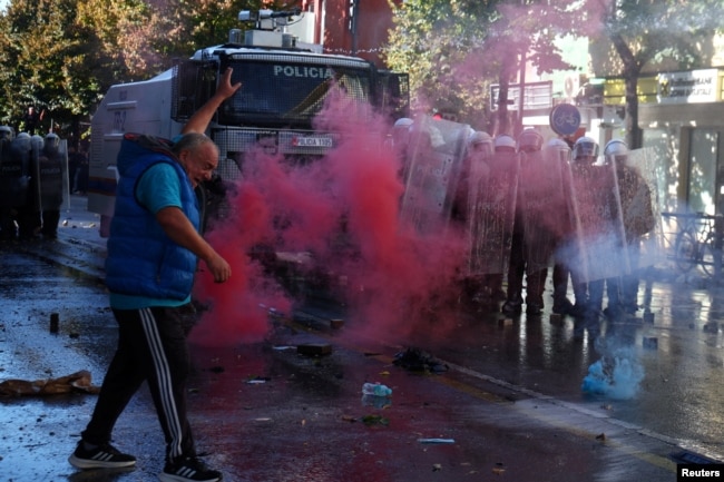 Tiranë, 13 tetor.