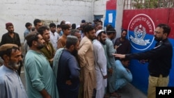 پاکستان د ۲۰۲۳ز کال له نومبره د افغان کډوالو نیول او افغانستان ته د هغوی ستنول روان ساتلي دي. (انځور: ارشیف)