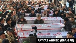 اعتراض باشندگان بلوچستان در پیوند به کشته شدن کارگران معدن توسط افراد مسلح ناشناس