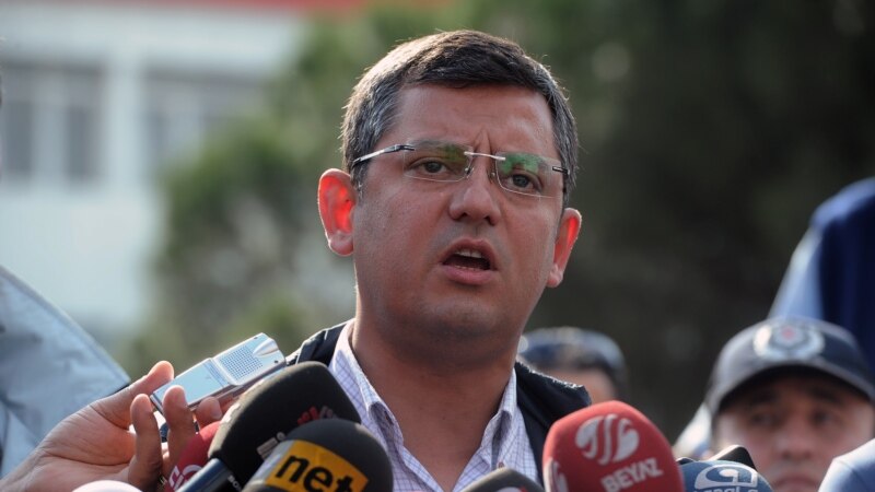 CHP-ja opozitare turke zgjedh liderin e ri pas humbjeve në zgjedhjet e majit