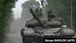 سربازان اردوی اوکراین در خط مقدم نبرد علیه عساکر روسی 