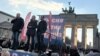 Кара-Мурза, Навальная и Яшин (слева направо) на трибуне митинга