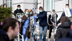 Medicinsko osoblje i volonteri evakuišu porodilište u Zagrebu