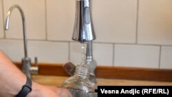 U Zrenjaninu je više od 17 godina na snazi zabrana da se voda iz gradskog vodovoda upotrebljava za piće i pripremu hrane.