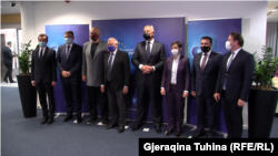 Učesnici radne večere (sleva nadesno): Aljbin Kurti, Zoran Tegeltija, Edi Rama, Žozep Borelj, Milo Đukanović, Ana Brnabić, Zoran Zaev, Oliver Varhelji