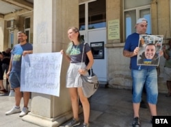  Протестът в поддръжка на Алчин се организира пред Съдебната палата във Варна. 