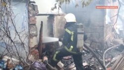 Миколаївські рятувальники борються з пожежами внаслідок обстрілів (відео)