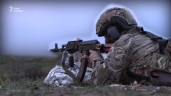 Вогонь вдень і вночі: військовослужбовці на Донбасі проводять тренування (відео)