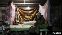 Beszűkült élet: a 92 éves nő a háború kezdete óta a pincében él