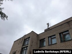 Базовая станция связи на крыше ДК в деревне Киршино