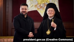 Президент України Володимир Зеленський і Вселенський патріарх Варфоломій під час зустрічі в Константинополі/Стамбулі (Туреччина), 4 квітня 2026 року 