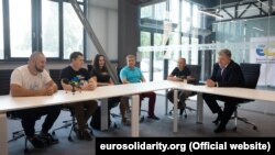 Зустріч Порошенка з проукраїнськими активістами