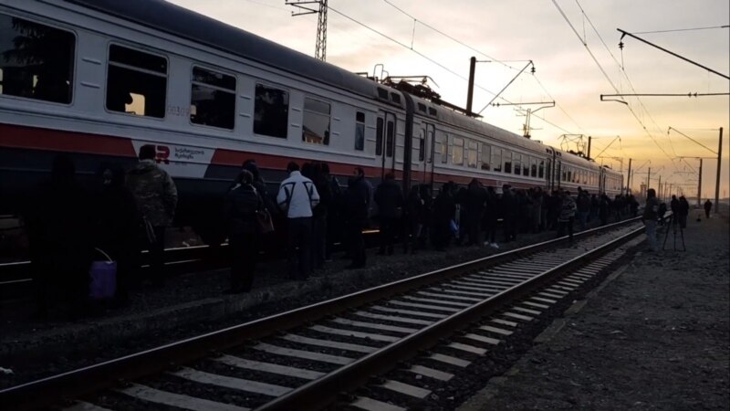 На железнодорожной станции в Чакви поезд сбил иностранного туриста