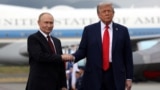 Червона доріжка для Путіна: як пройшов саміт Трампа і Путіна на Алясці? (відео)