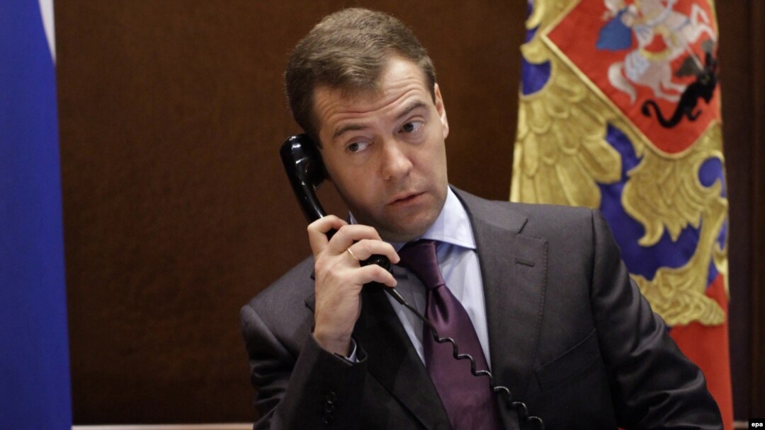 Администрация президента уверяет: Дмитрий Медведев услышал советы от народа и учел их при подготовке послания к Федеральному Собранию.
