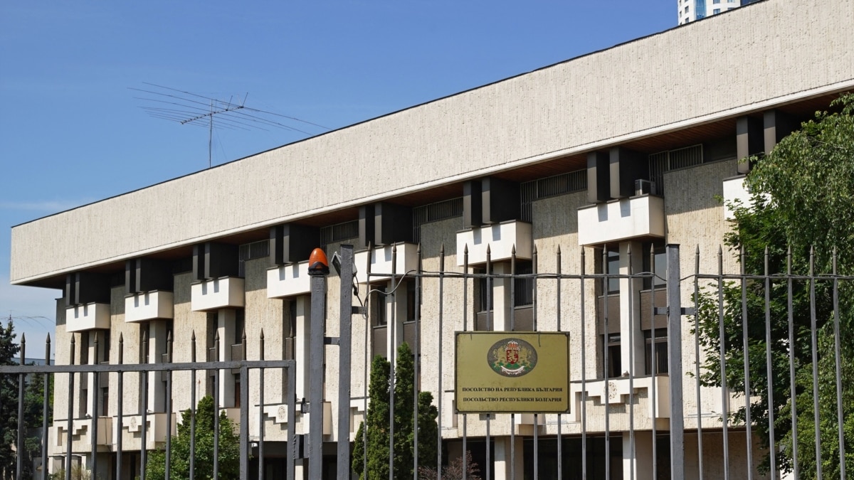 Росія висилає 14 співробітників посольства Болгарії в Москві