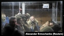 Украінскія вайскоўцы, ўзятыя ў палон на прадпрыемстве «Азоўсталь» у Марыюпалі, архіўнае фота