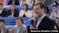 “Единая Россия” партиясининг амалдаги раиси Дмитрий Медведев бўлиб ҳисобланади