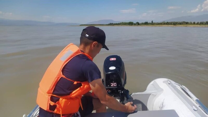 МЧС прекратило поиски утонувшей в Иссык-Куле четырехлетней девочки