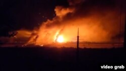 Детонация боеприпасов этой ночью в Луганске, скрин с видео тг-пользователей