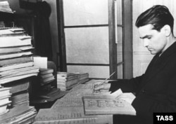 Yuri Knorozov at work on his seminal Ancient Writing Of Central America in 1952. Although Knorozov is widely credited with deciphering Maya writing by systematically applying phonetic readings to Maya symbols, he admitted to drawing heavily on the work of others, including Spanish clergyman Diego de Landa (1524-1579) and American ethnologist Cyrus Thomas (1825–1910).