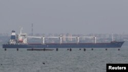 Корабът "Разони" отплава от Одеса към Истанбул, където се очаква да пристигне във вторник.