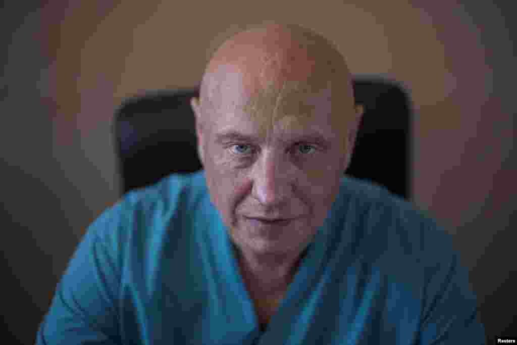 Az 56 éves Ivan Ciganok doktor, a pokrovszki szülészeti kórház vezetője. Az orvos attól tart, hogy az orosz támadás veszélye a koraszülések számának további emelkedését eredményezi. Ezt máshol is megfigyelték a konfliktusövezetekben