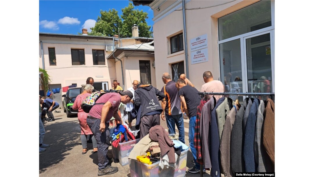 Conform unei statistici din 2010, care aparține unui ONG, 5.000 de persoane fără adăpost existau la momentul respectiv în București.