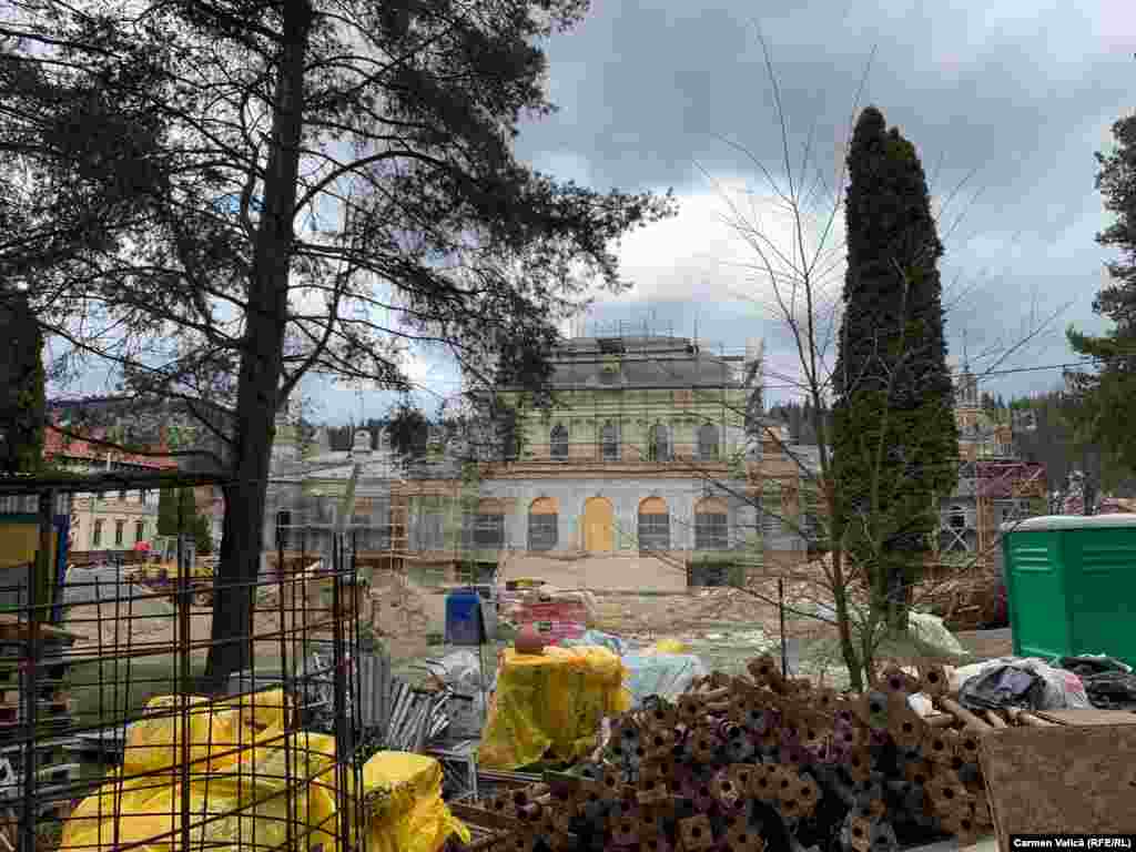 Cazinoul văzut dinspre parc, în timpul lucrărilor de restaurare. (2022)