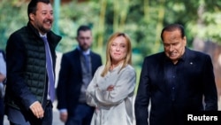 Lider stranke Liga Matteo Salvini sa liderkom Braće Italije Giorgiom Meloni, i bivšim premijerom Italije i liderom stranke Forca Italia Silviom Berlusconijem u Rimu, 20. oktobra 2021.