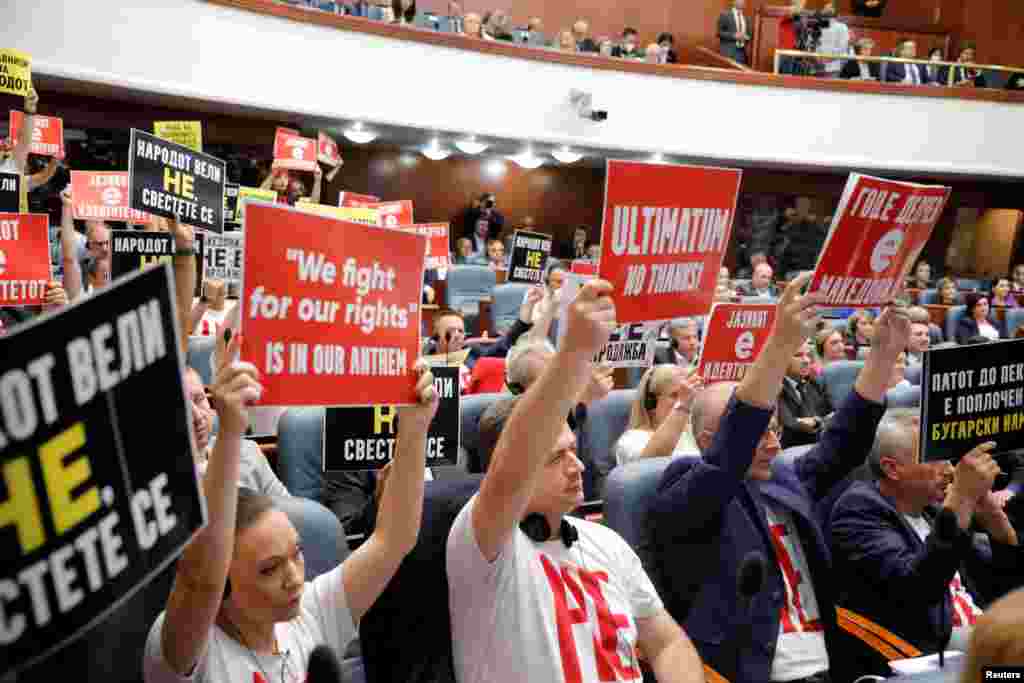 &bdquo;Ултиматум, не благодарам&ldquo;, порача опозицијата во Парламентот