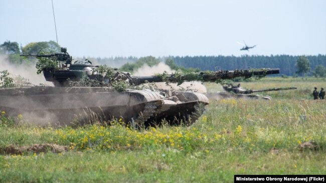 Польща передала Україні майже всі свої модифікації радянських танків Т-72 – Даріуш Матерняк