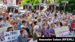 Partidul Șor a organizat primul protest antiguvernamental la Procuratura Generală vineri, 22 iulie, la o zi după reținerea Marinei Tauber