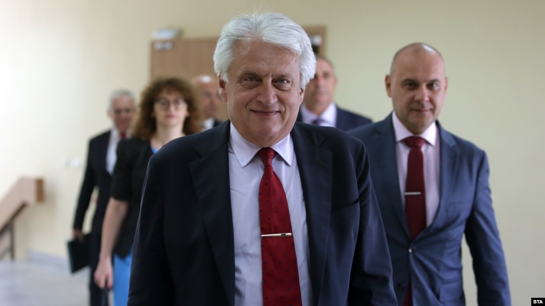 Вътрешният министър в оставка Бойко Рашков и екипът му.