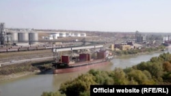 Portul de la Giurgiulești și-a început activitatea în 2007. Acesta este format dintr-un terminal petrolier, un terminal de mărfuri generale și de pasageri, incluzând și unul de cereale.