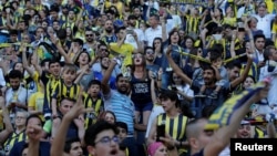 Fenerbahce fans started chanting Vladimir Putin's name during their team's Champions League qualifier against Ukraine's Dynamo Kyiv. (file photo)