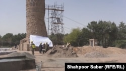 جریان بازسازی و مستحکم کاری منار پنجم از مصلی های هرات 