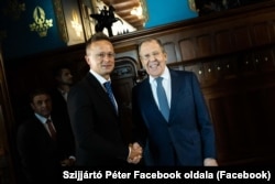 Ministrul maghiar de Externe Peter Szijjarto și omologul său rus, Serghei Lavrov, aici în 2022, se întâlnesc, după câte se pare, o dată la două luni.