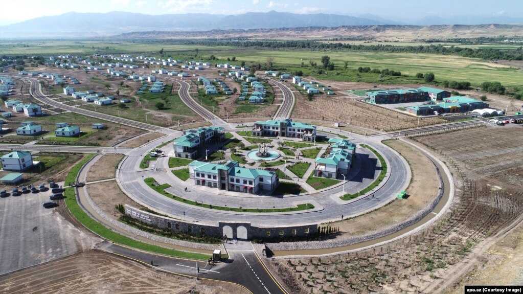Një "fshat i mençur" i ndërtuar në rajonin e rimarrë Zangilan të Azerbajxhanit, fotografuar në korrik 2022.