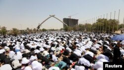 نماز جمعه این هفته تازه‌ترین مورد از نمایش قدرت مقتدی صدر بود که به دلیل حمایت گسترده مردمی در سال‌های اخیر به یکی از مهم‌ترین بازیگران عرصه سیاست عراق بدل شده است