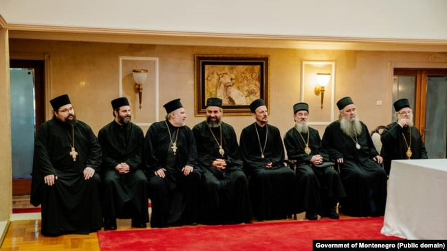 Sveštenici SPC su prisustvovali potpisivanju Temeljnog ugovora u Vili Gorica. 3. avgust Podgorica. Foto: Vlada Crne Gore