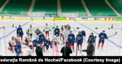 Rumunska reprezentacija u hokeju na ledu sastoji se uglavnom od igrača mađarske nacionalnosti.