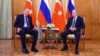 Președintele turc, Recep Tayyip Erdogan și președintele rus, Vladimir Putin la începerea discuțiilor de la Soci, Rusia, 5 august 2022.