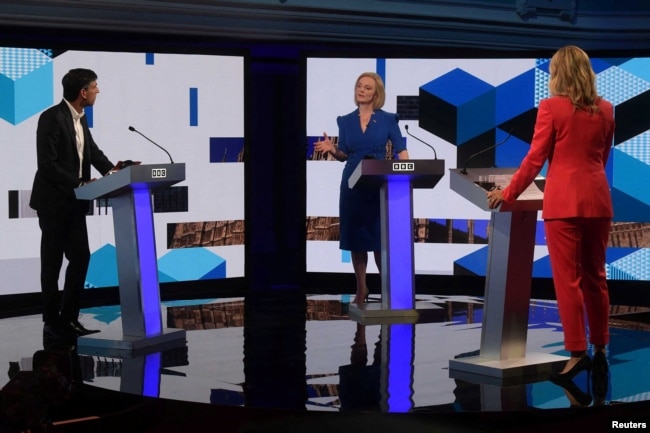 Kandidatët Rishi Sunak dhe Liz Truss gjatë debatit televiziv më 25 korrik 2022.
